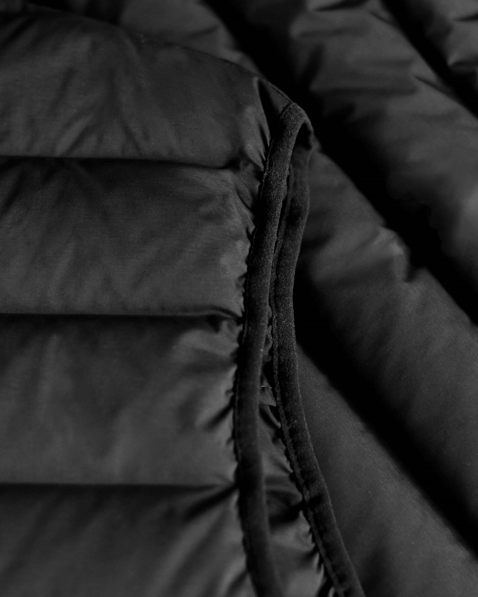 Avalon Vest Men Black Closeup 3