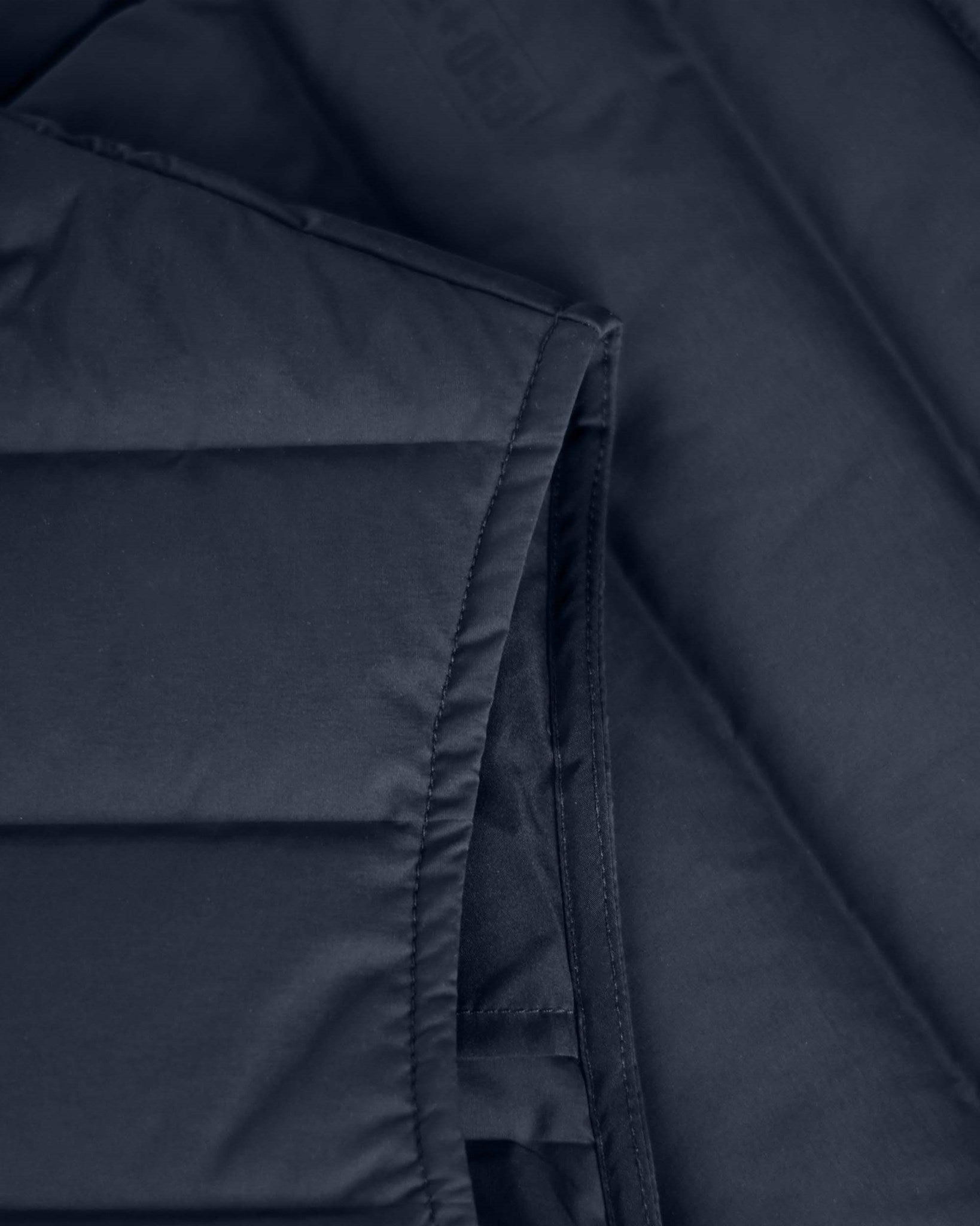 Avalon Vest Women Navy Closeup 3