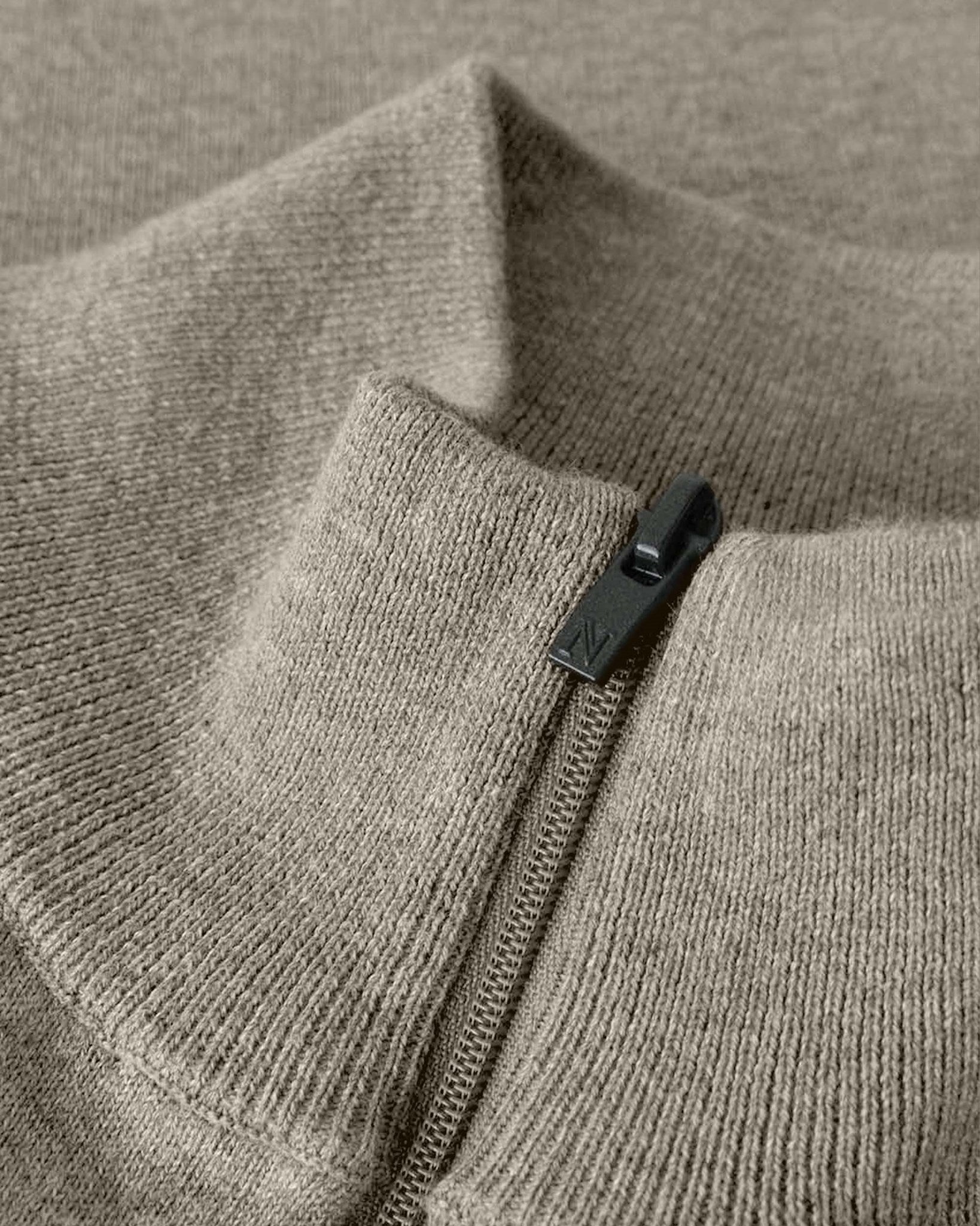 Brighton 1 4 Zip Men Sand Melange Closeup 1