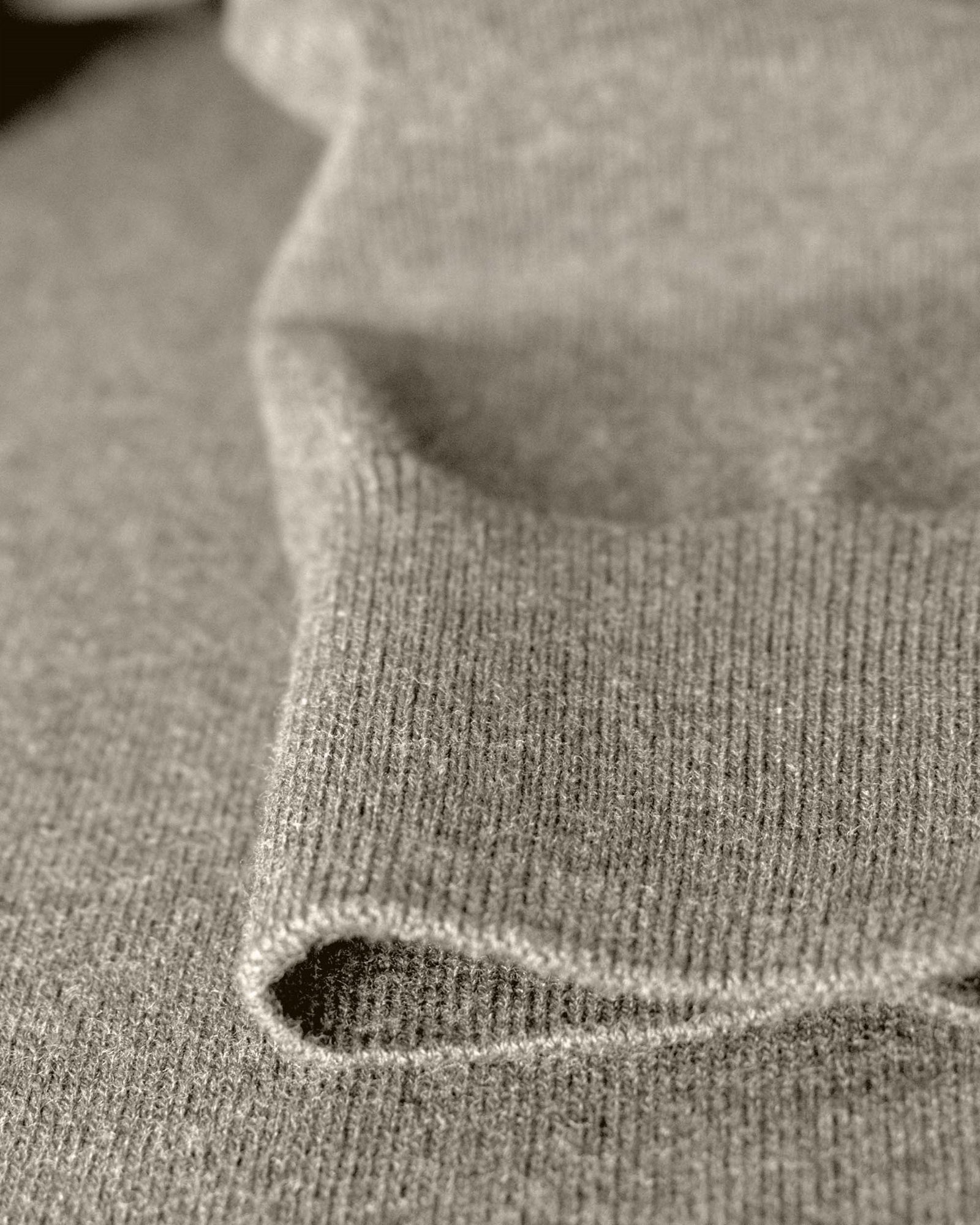 Brighton O Neck Men Sand Melange Back