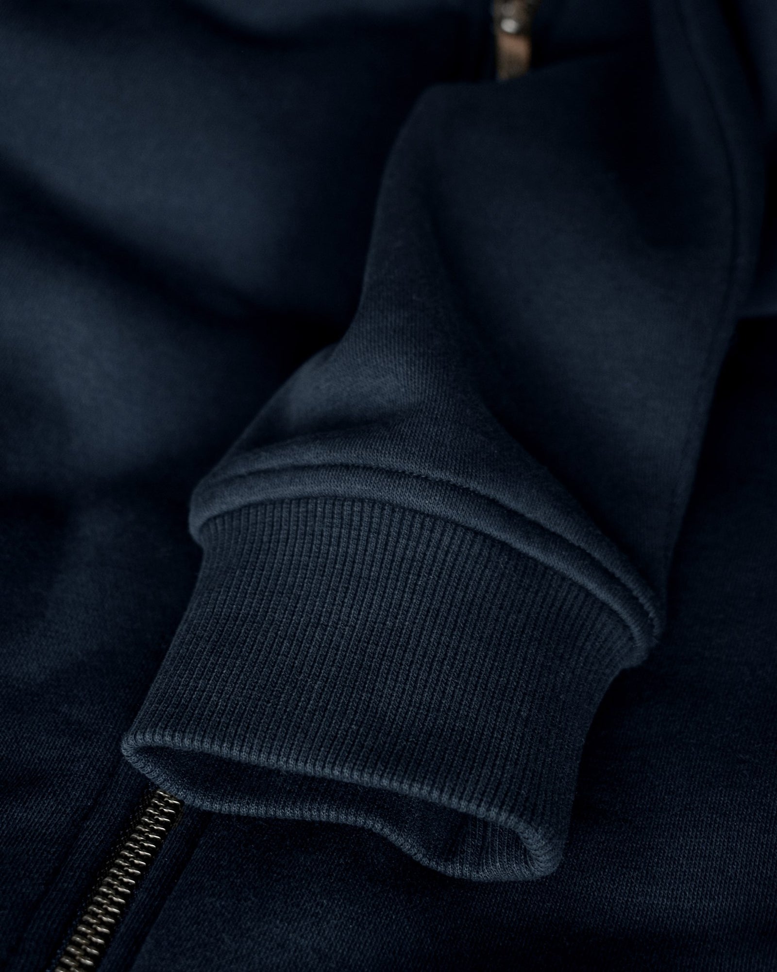 Cambridge Men Navy Back
