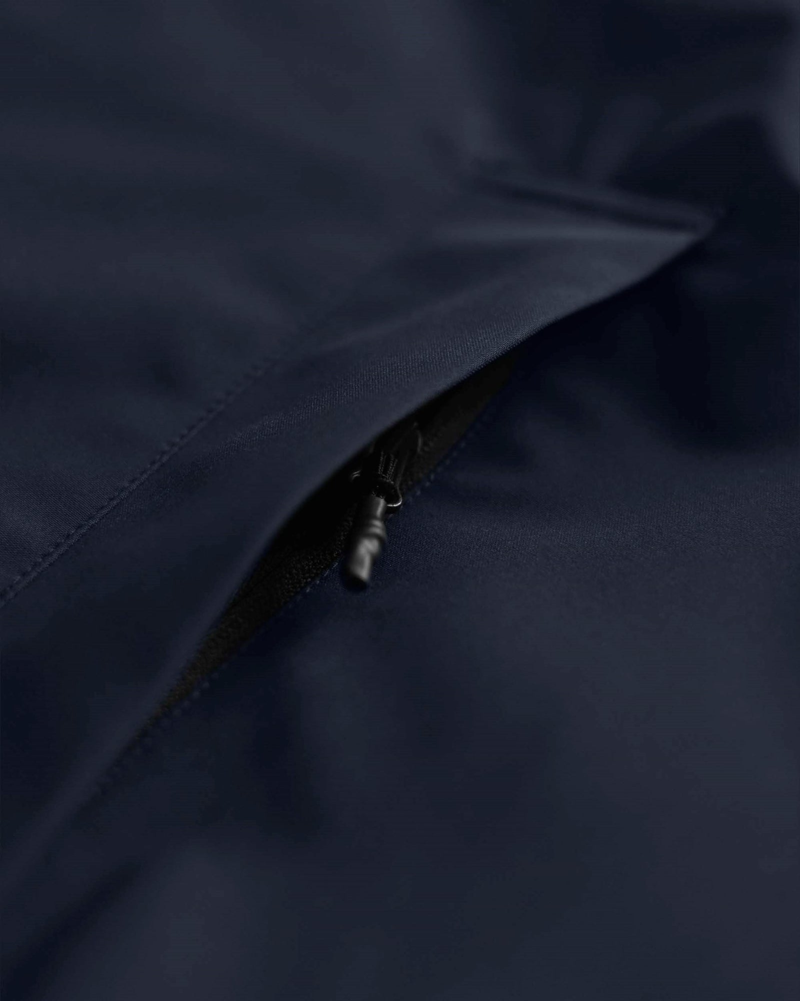Eldridge Woman Navy Back