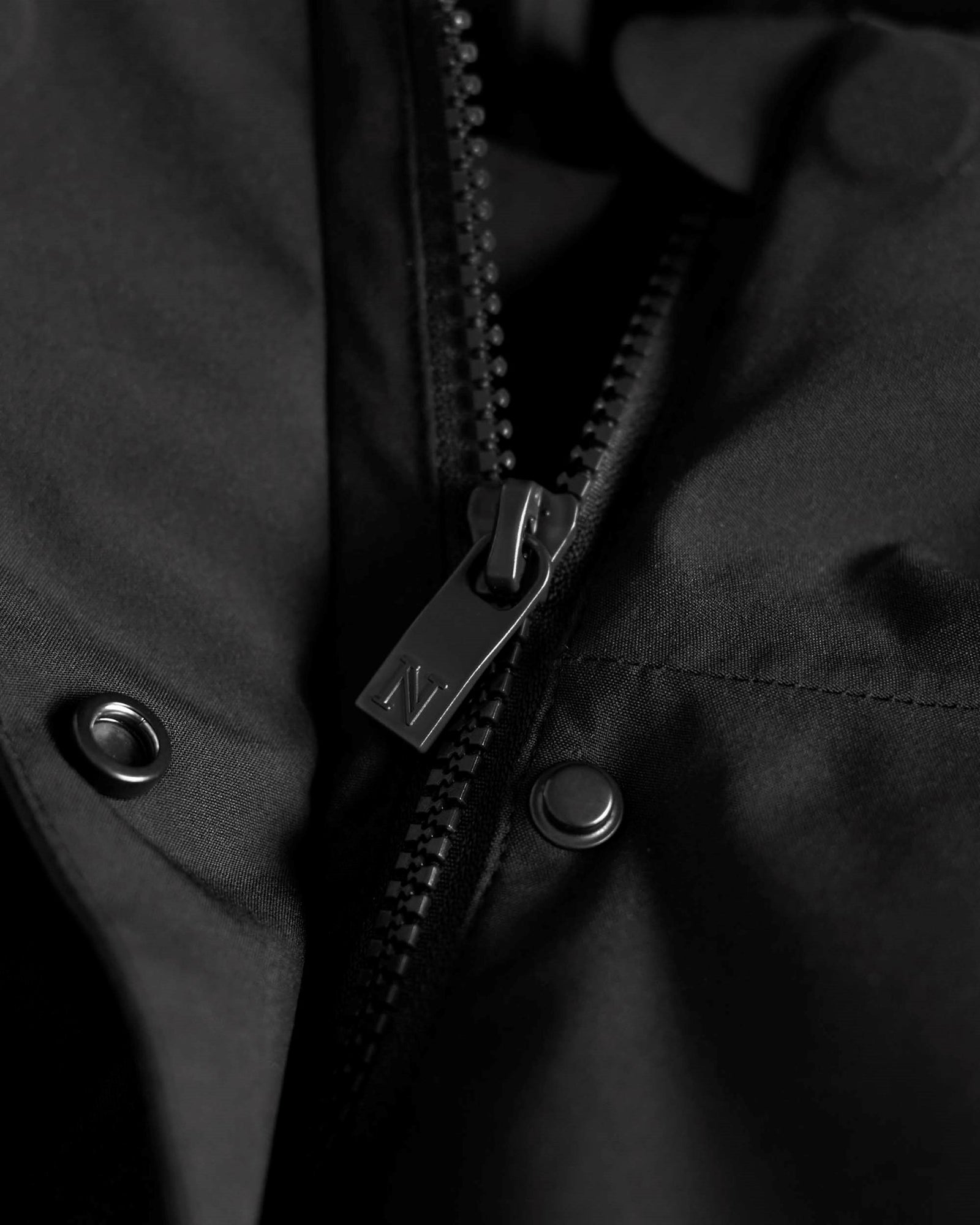 Evermont Woman Black Back
