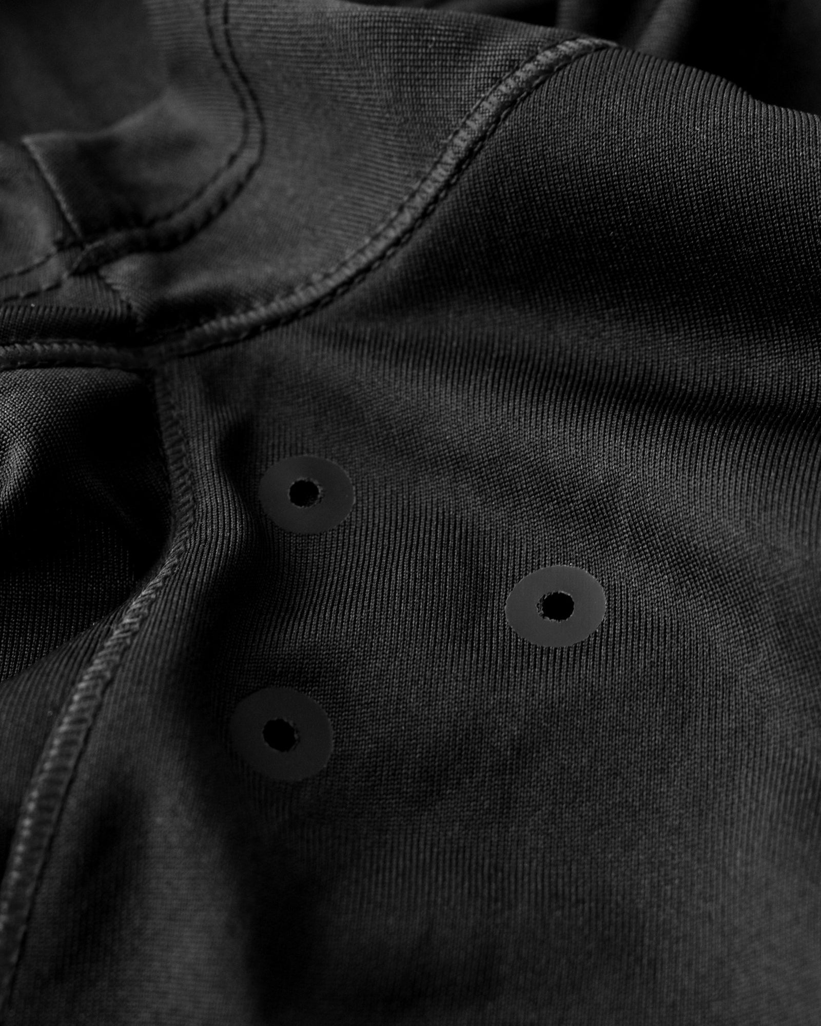 Freemont Woman Black Back