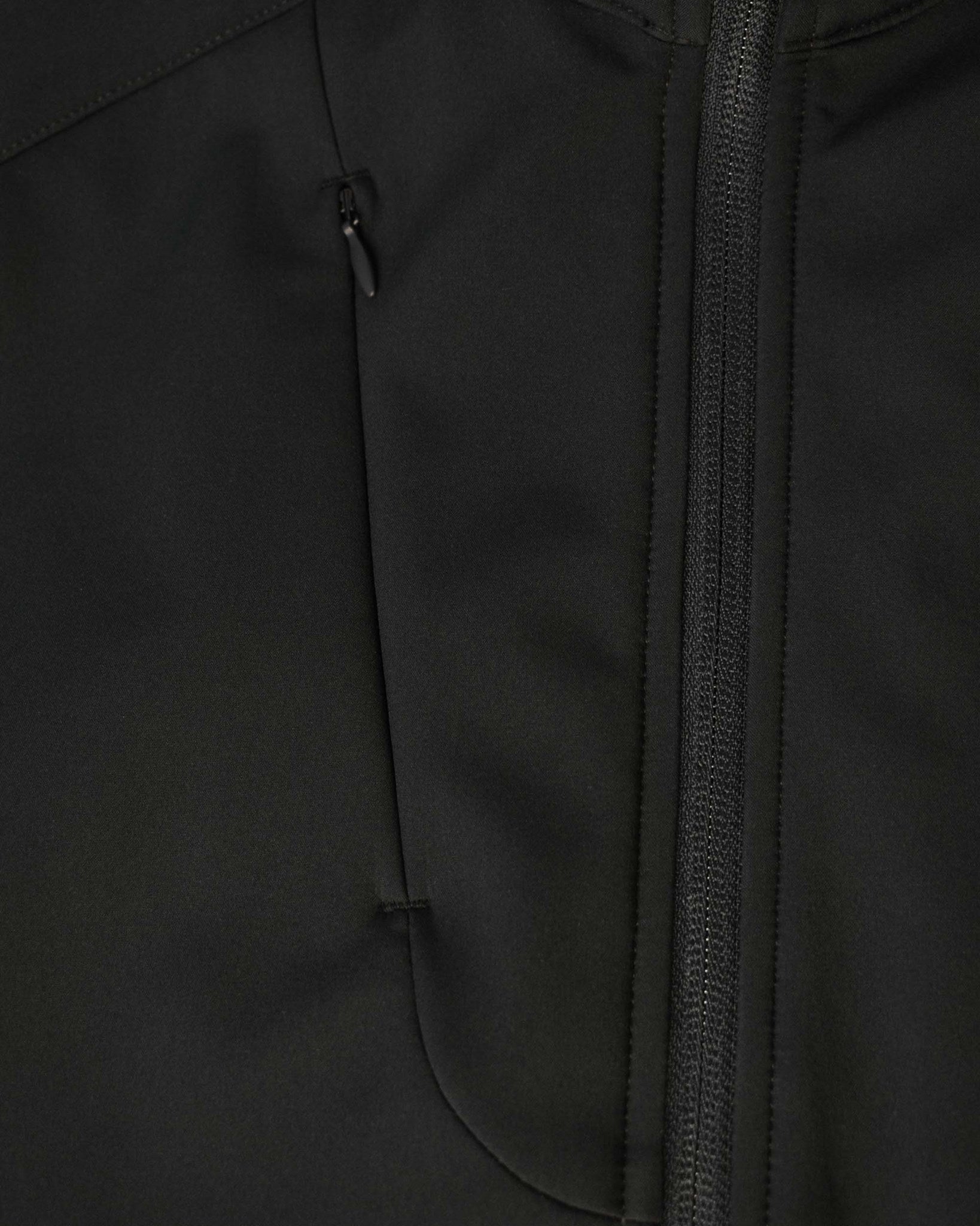 Livingston Men Women Black Closeup 2