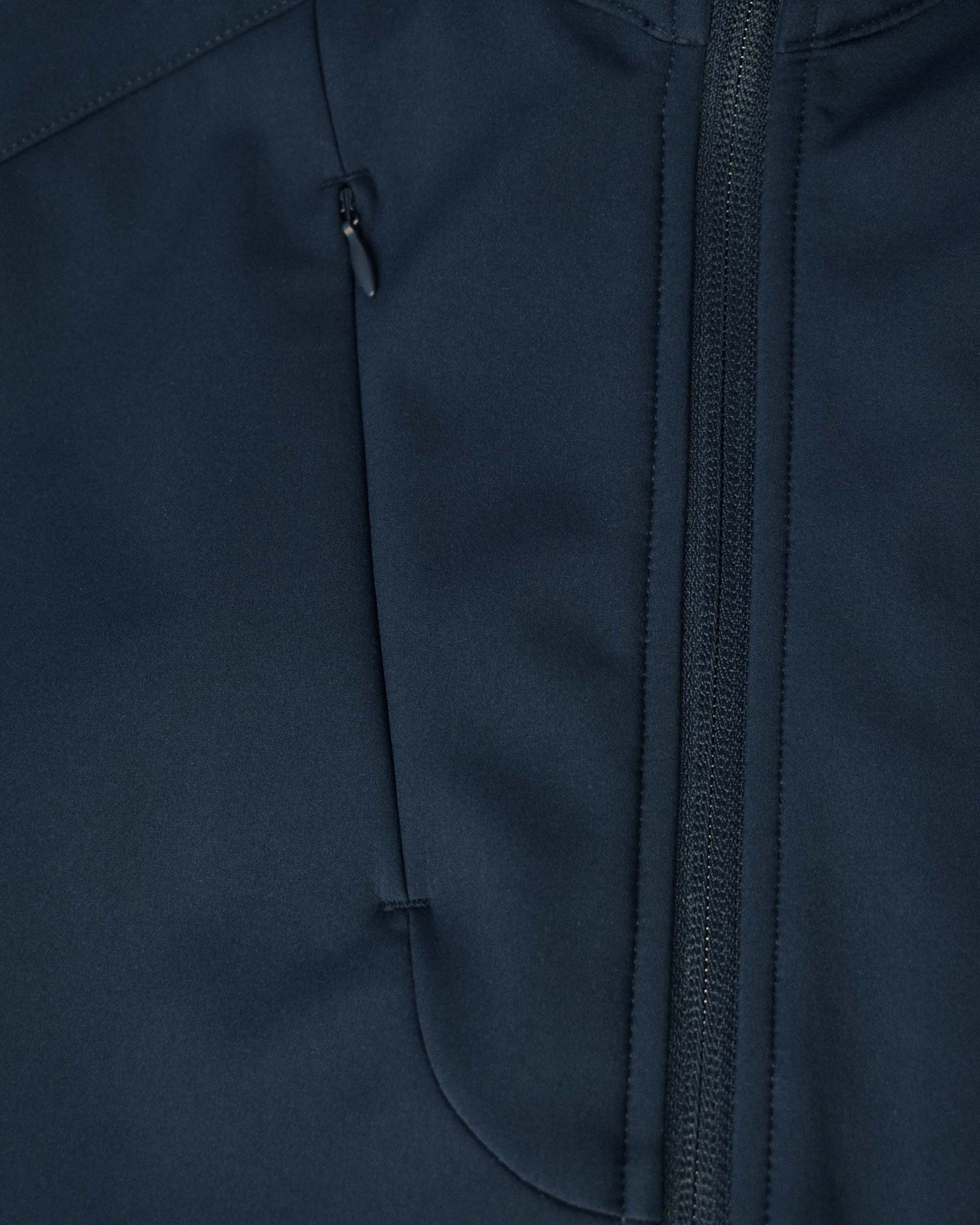 Livingston Men Women Navy Closeup 2