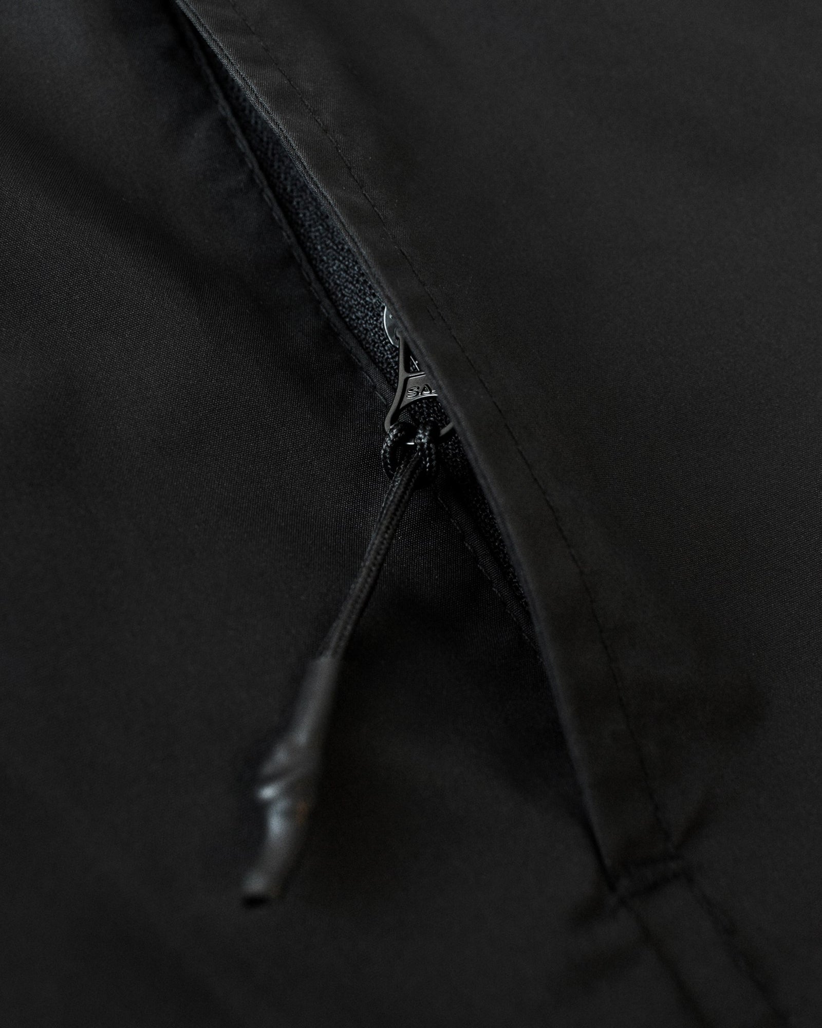 Maine Women Black Back