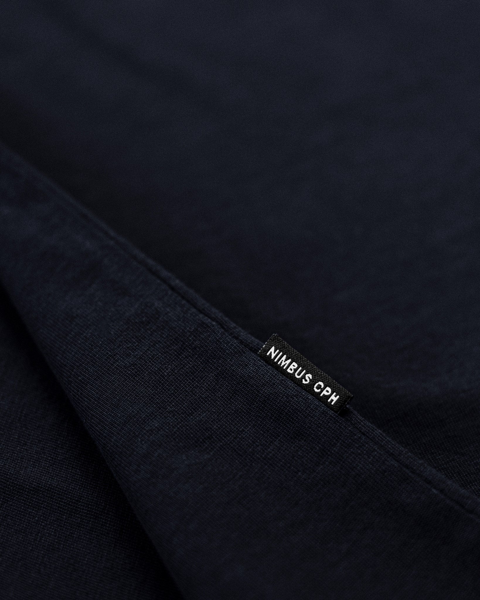 Venice Men Women Dark Navy Closeup 1